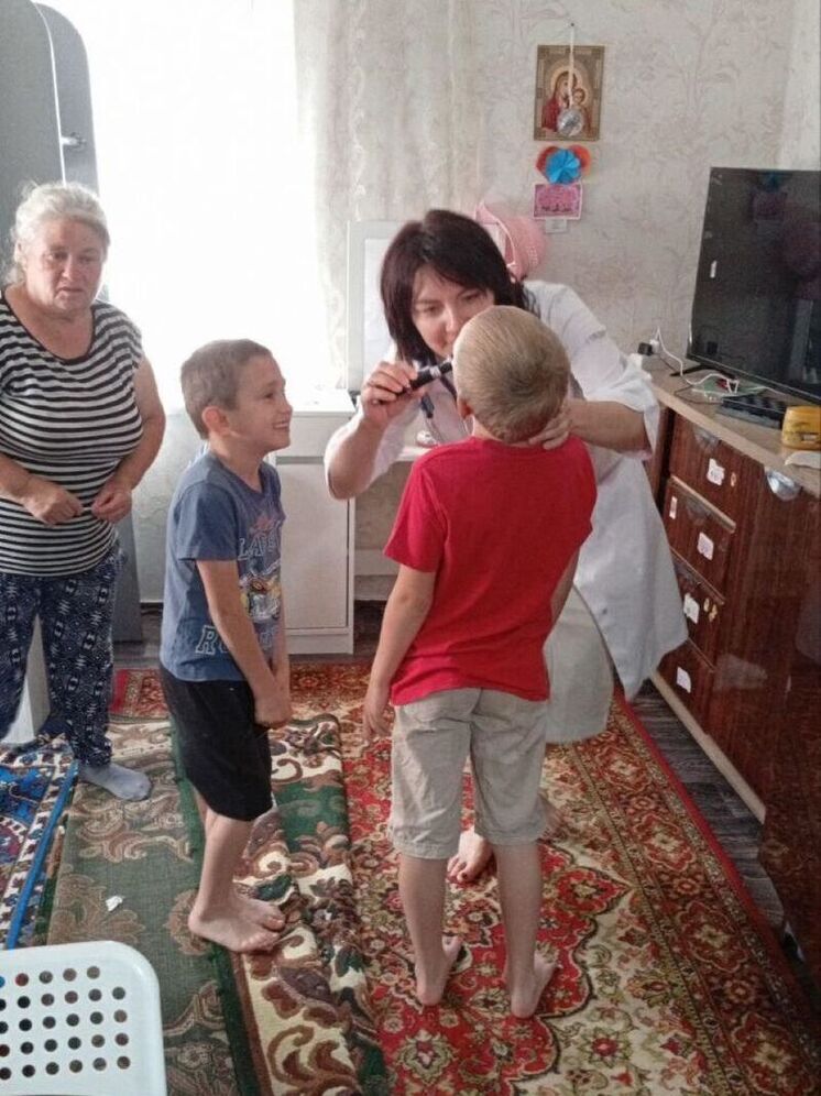 Педиатр из Мордовии навестила многодетную семью в Каланчакском округе