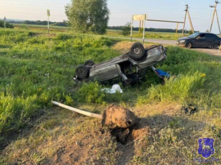 2 пенсионерки пострадали после опрокидывания «шестерки» в Самарской области