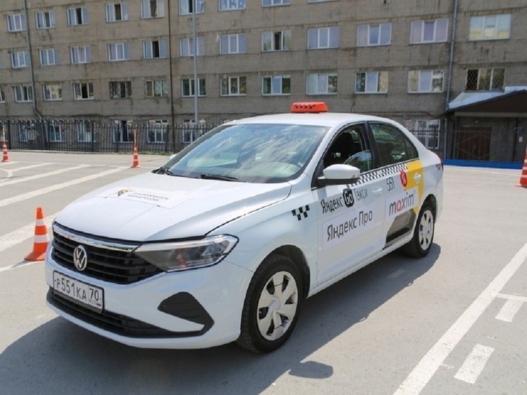 В Новосибирске продолжают расти зарплаты дальнобойщиков и таксистов