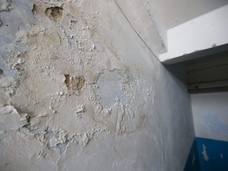 В городе Волгоградской области обрушился балкон в аварийном доме