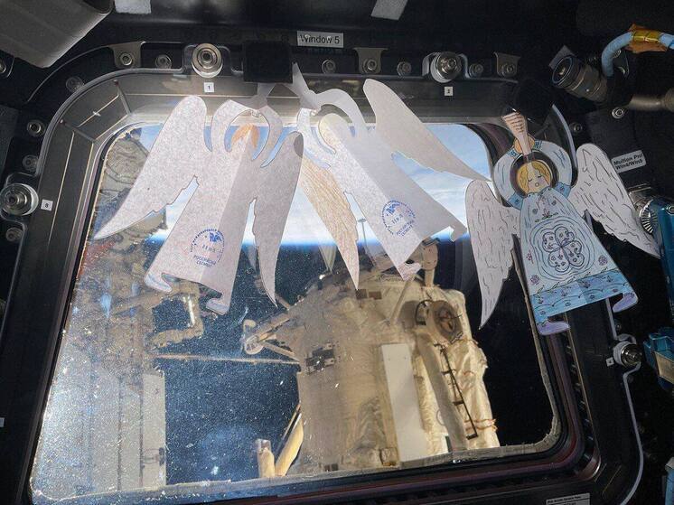 Роскосмос прислал в калужский монастырь Оптина пустынь фото с МКС