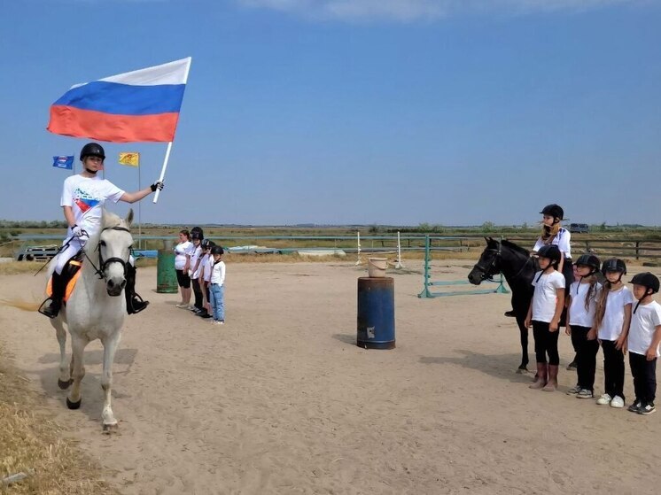 В конном клубе Скадовска прошли соревнования для детей