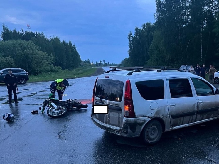 В Свердловской области в ДТП 2 человека погибли и 8 получили травмы