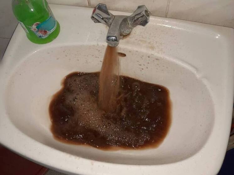 Авария оставила без воды десятки домов в Новом Девяткино
