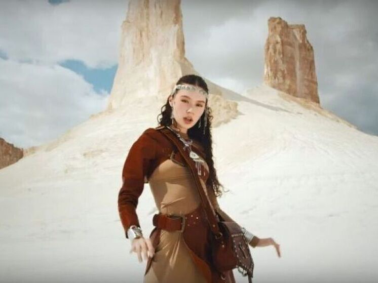 Группа AY YOLA выпустила клип на свой новый трек