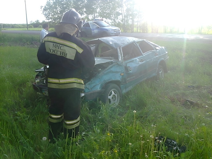 В Нижнедевицком районе Воронежской области Форд перевернулся на трассе