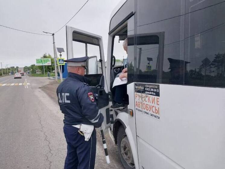 В Приморье нашли нарушения у 43 водителей автобусов