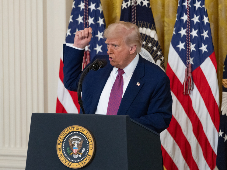 Свое 79-летие Трамп решил отметить военным парадом