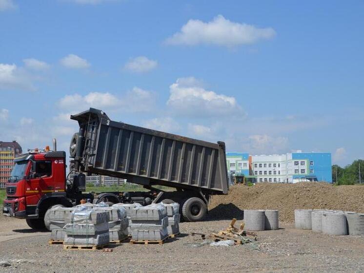 В Абакане благоустройство тротуара на Итыгина хотят закончить к середине июня