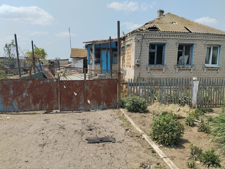 Глава Генического округа осмотрела пострадавшие от удара ВСУ дома