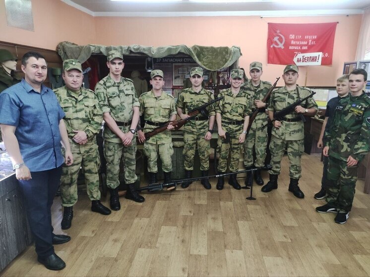 Пензенские росгвардейцы посетили музей боевой славы в Заречном