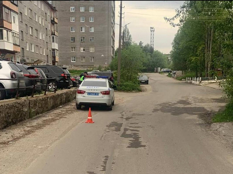 В Мончегорске водитель после ссоры сбил девушку и скрылся с места происшествия