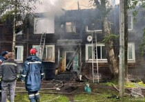 После ликвидации пожара в жилом доме в Архангельске пожарные обнаружили тела двух погибших, заявили в региональном управлении МЧС РФ