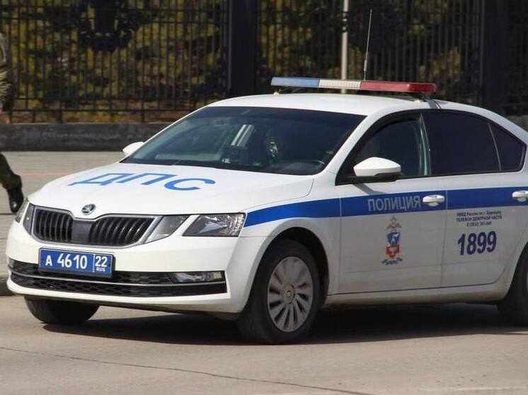На Алтае два человека пострадали в ДТП с мотоциклом и легковушкой