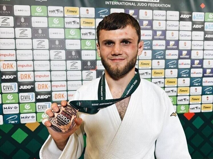 На чемпионате мира по дзюдо в Венгрии спортсмен из Петербурга забрал бронзу