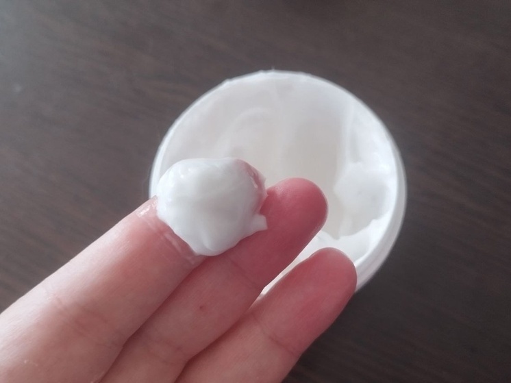 Дерматолог Хаустова назвала частое использование скрабов и кислот ошибкой в антивозрастном уходе