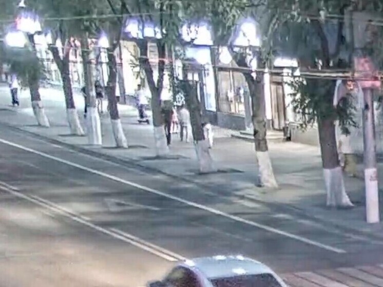 В Волгограде нетрезвый подросток на электросамокате сбил семилетнюю девочку
