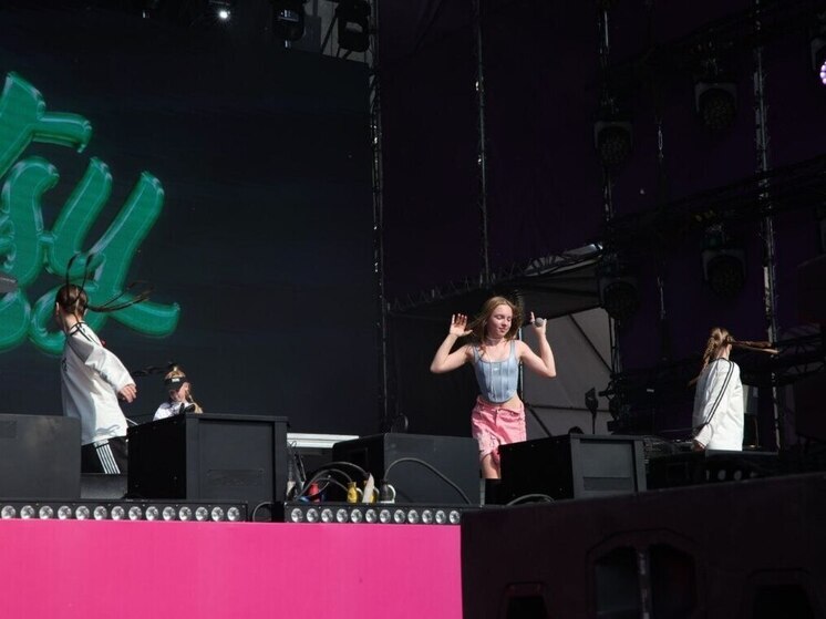 Живой «Сигма-бой» в Новосибирске: Betsy произвела настоящий взрыв эмоций на фестивале «Черника»
