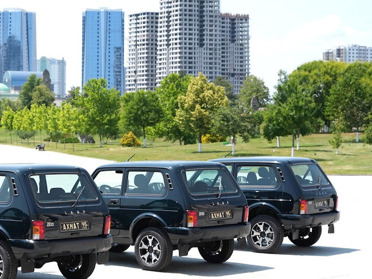 Восемь внедорожников доставят в зону СВО из Чечни