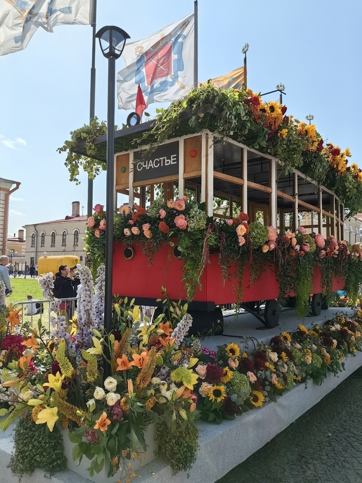 В Северной столице завершился масштабный международный цветочный фестиваль
