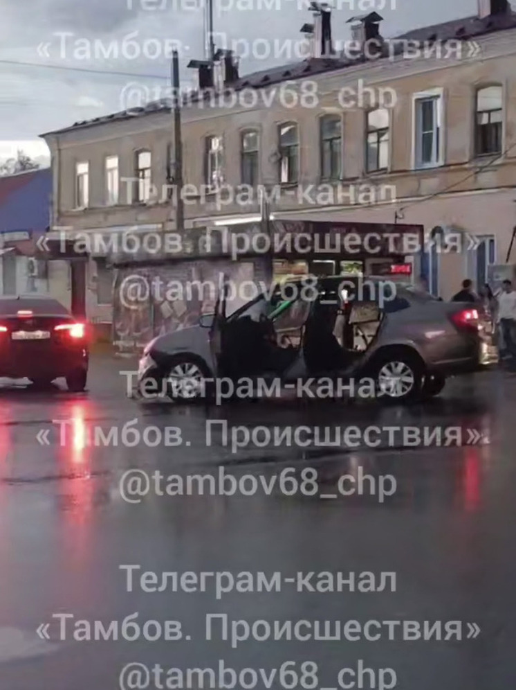 В Моршанске Тамбовской области столкновение иномарки и «Гранты» закончилось повреждением газового баллона