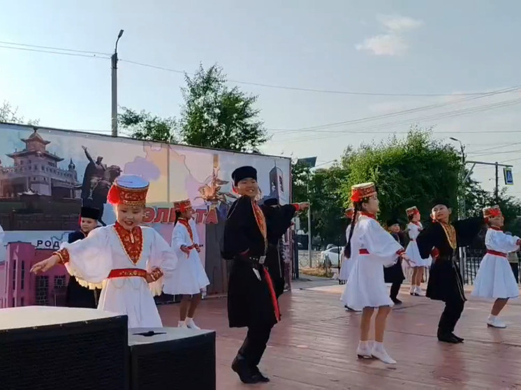 Праздник прошел в еще одном районе столицы Калмыкии