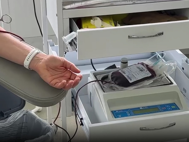 Офицеры приморского следкома сдали кровь в День донора