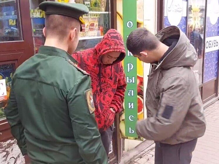 На рынке в Калуге задержали уклонистов