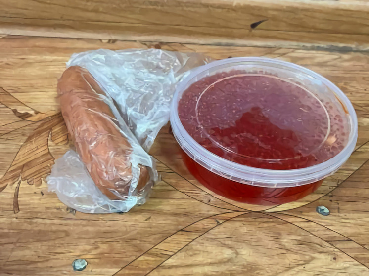 В Уссурийске неизвестные стащили из чужого холодильника икру и колбасы