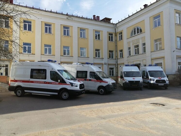 На страже здоровья ленинградцев стоят более 20 тысяч медиков
