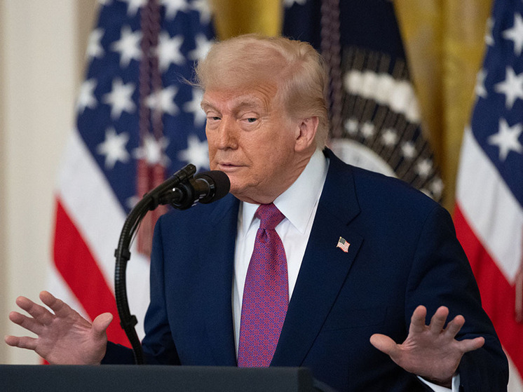 Противники Трампа устроили массовые протесты под лозунгом «Без королей»