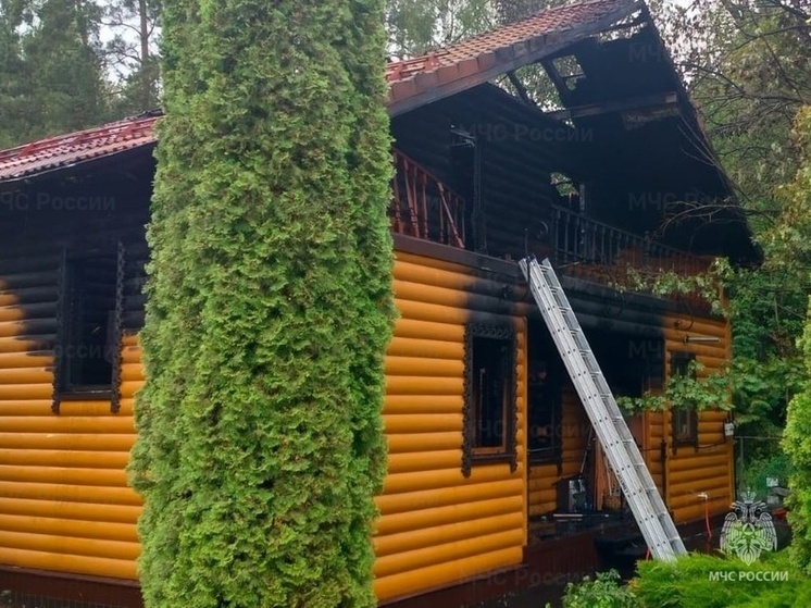 Не попарились: в Жуковском районе огонь охватил баню