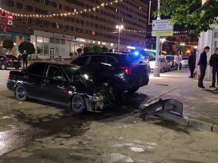 Два человека ранены из-за ДТП в центре Курска