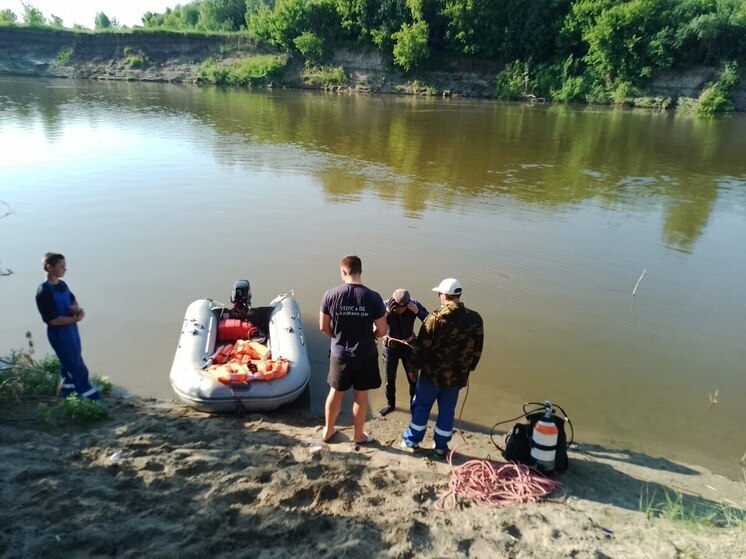 В Заринском районе водолазы обнаружили тело 18-летнего парня