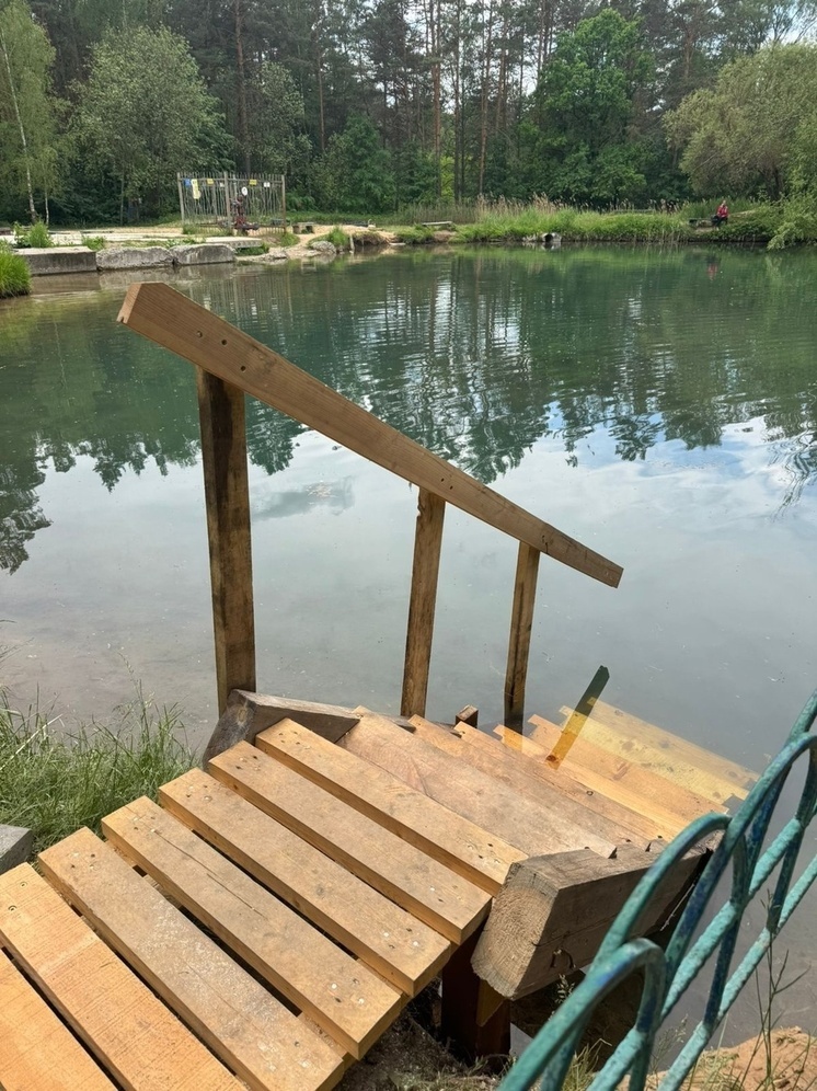 На сероводородных озёрах в Калуге появился спуск к воде