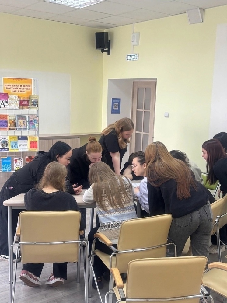 Студенты НМСГК имени И. П. Выучейского посетили библиотеку им. А.И. Пичкова