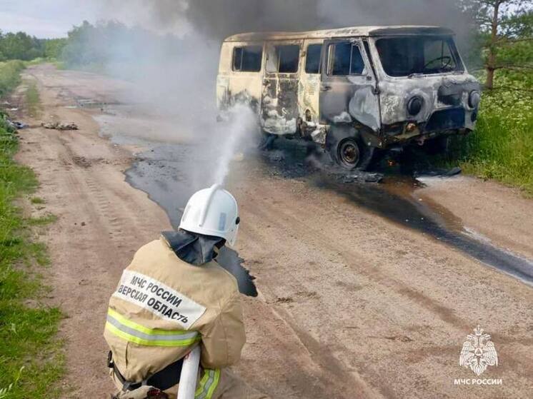 В Тверской области загорелась "буханка"