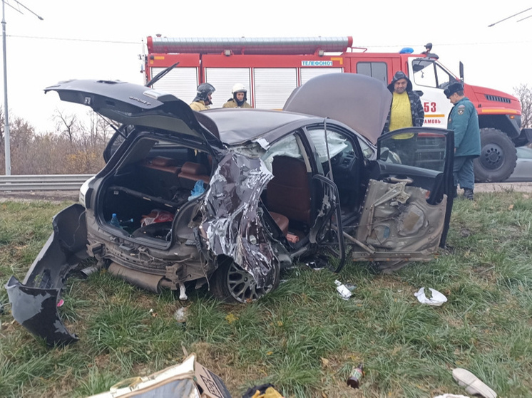 В Павловском районе Воронежской области произошло столкновение трёх автомобилей
