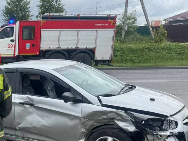 В ДТП с двумя Hyundai в Калуге пострадал человек
