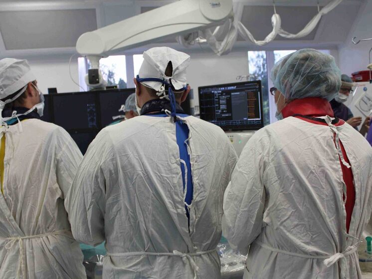 В уфимском парке девочка получила травму из-за сломанных качелей