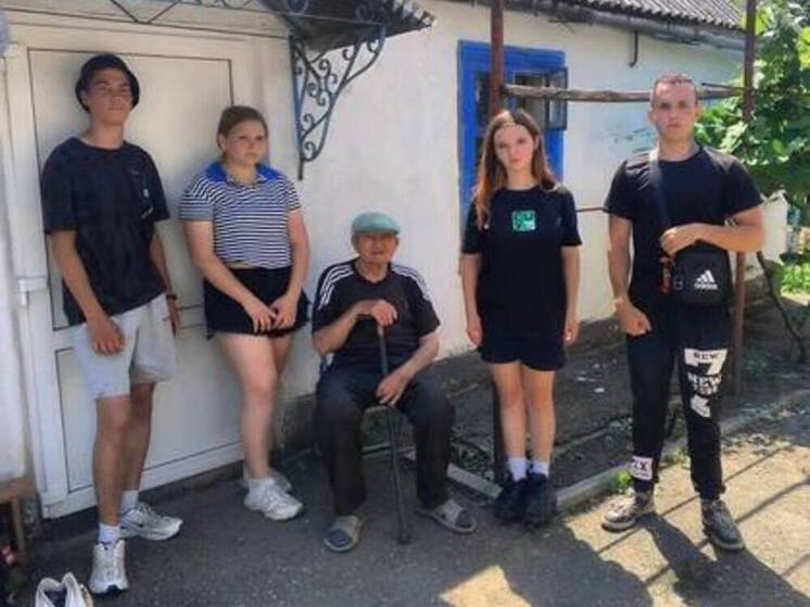 Учащиеся АГПУ помогли запорожскому представителю поколения детей ВОВ