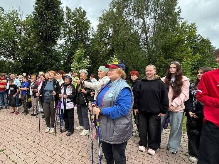 В Новомосковске прошел "Маршрут здоровья" в городском парке
