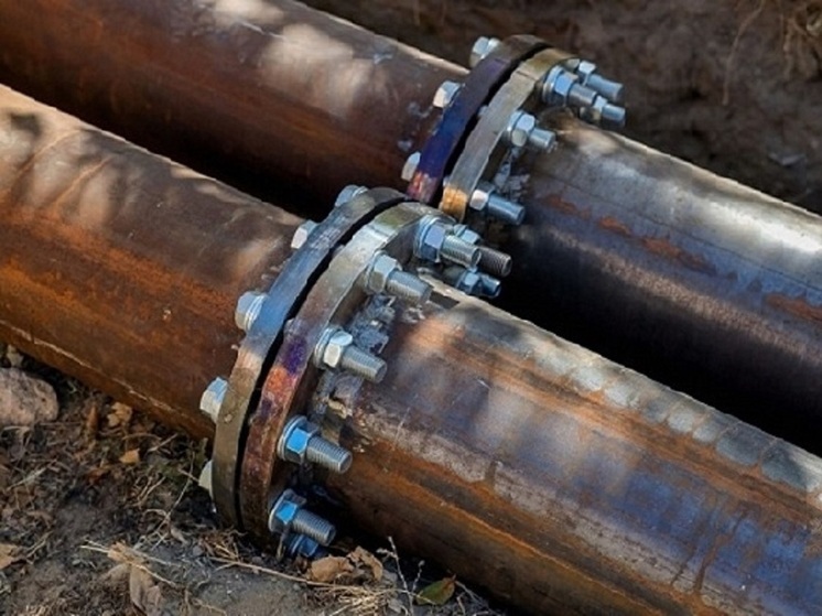 В Ахтубинске Астраханской области устраняют аварию на водопроводе