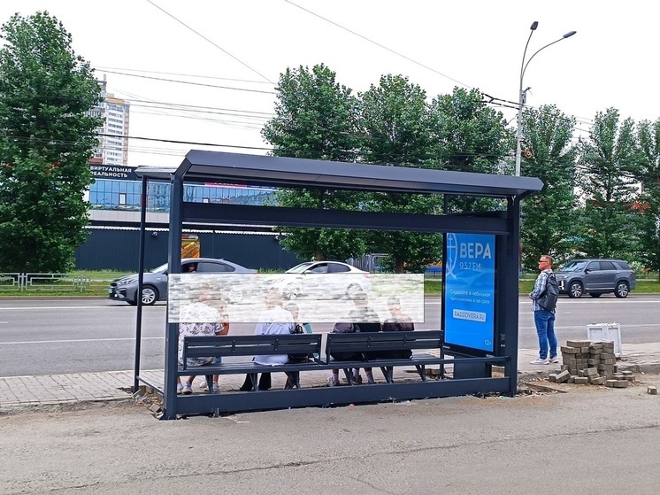 Жителей Юго-запада в Екатеринбурге обрадовала остановка без стекол