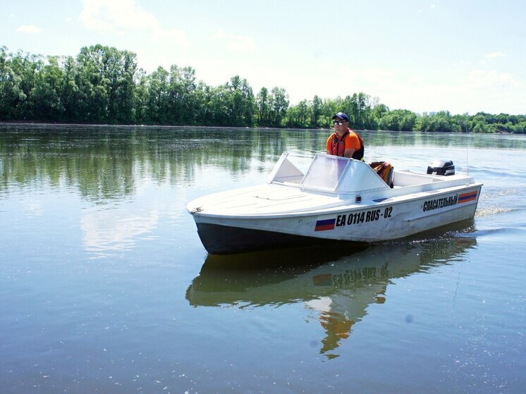 В Уфе спасли двух мужчин, которые пытались переплыть реку