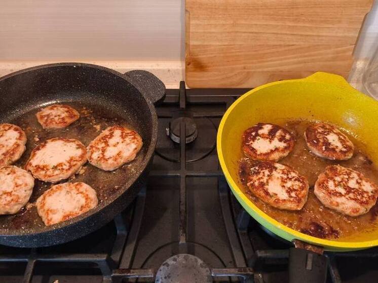 Глава калужского минтруда показал, как коротает дождливые вечера