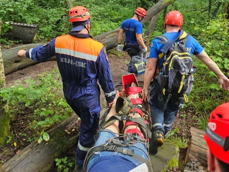 В Сочи спасатели помогли травмированной ростовчанке