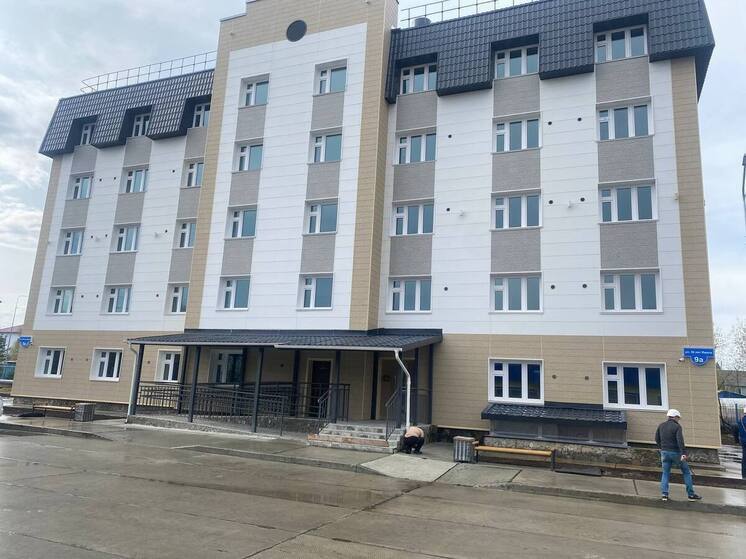 В Тарко-Сале достроили очередной дом для расселения авариек