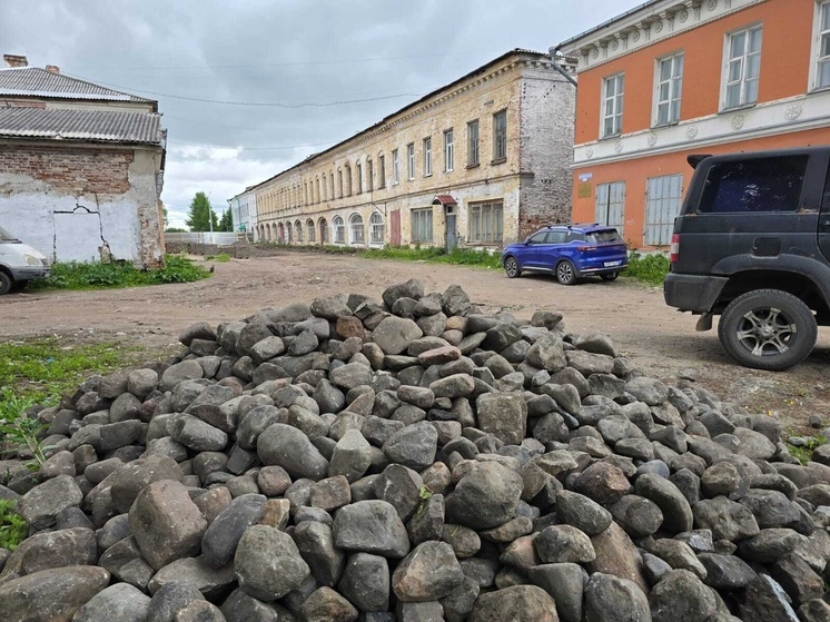 В Архангельске сохранят старинный булыжник в Банковском переулке