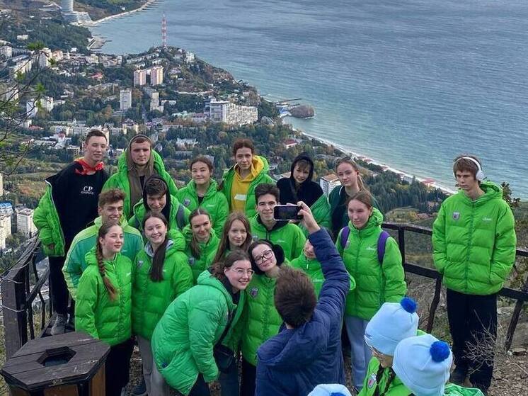 Леонид Пасечник поздравил артековцев со столетним юбилеем